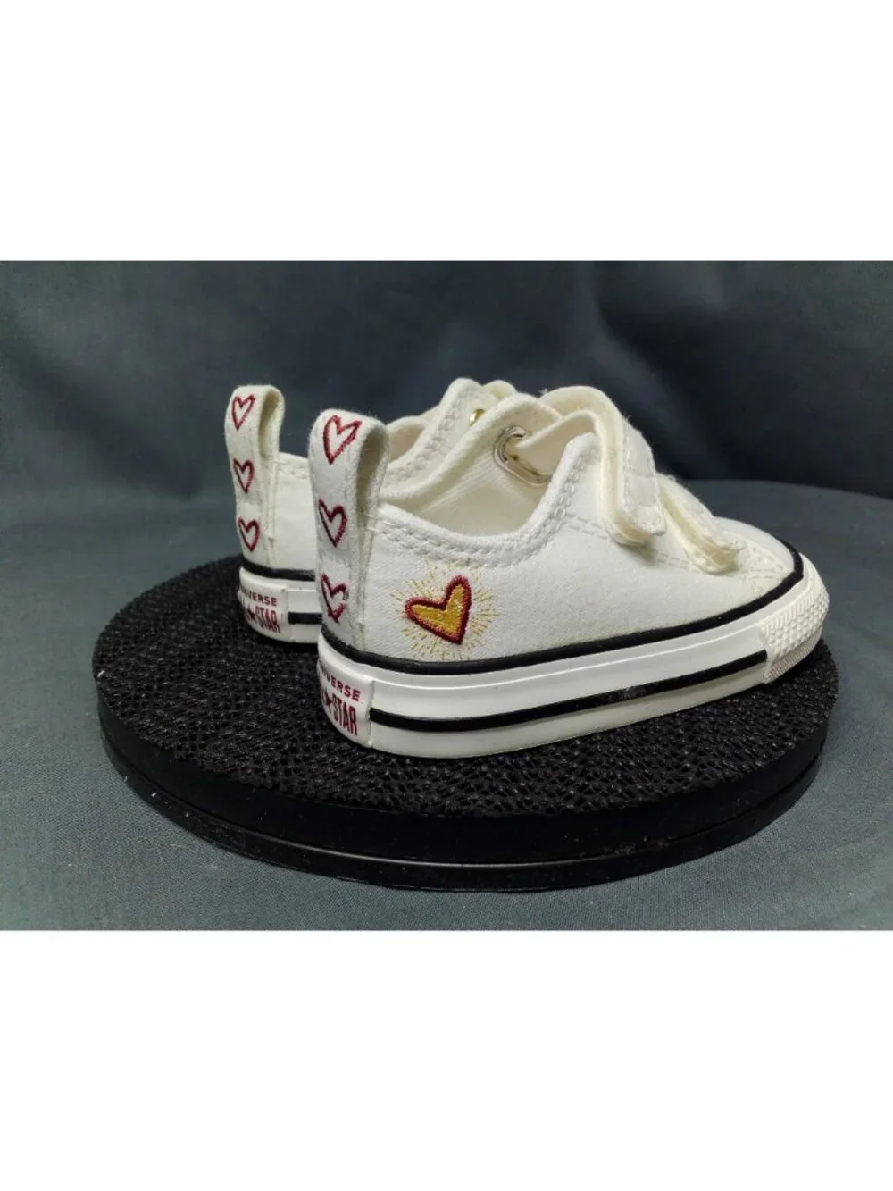 Converse White Canvas Toddler Shoes W/ Heart Embroidery Size 8 NEW NO BOX !